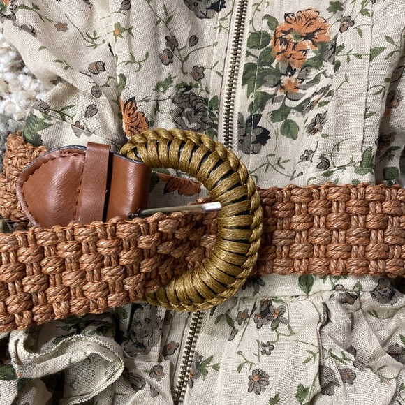 Floral ruffled dress - Picture 2 of 5